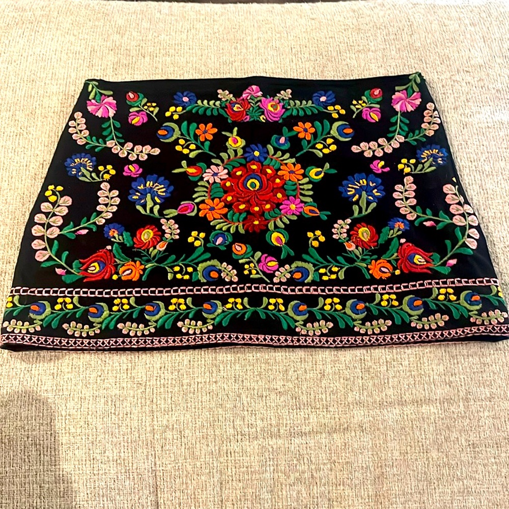 Zara Floral Embroidered Mini Skirt